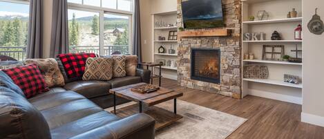 Télévision, cheminée