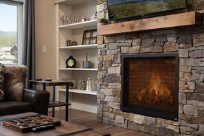 TV, fireplace