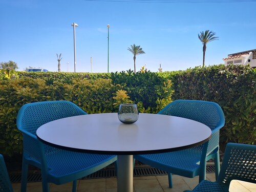 Sauberes,gepflegtes Apartment am Strand ,Wlan,Klimaanlage. EG,bis 4 Personen