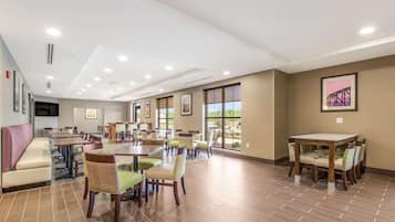 Desayuno buffet incluido todos los días