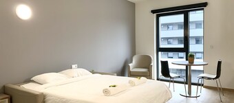 มอเดิร์น สตูดิโอ - ฮาร์ท ออฟ ฮีสตอริค ดิสทริกต์ เบลวัล