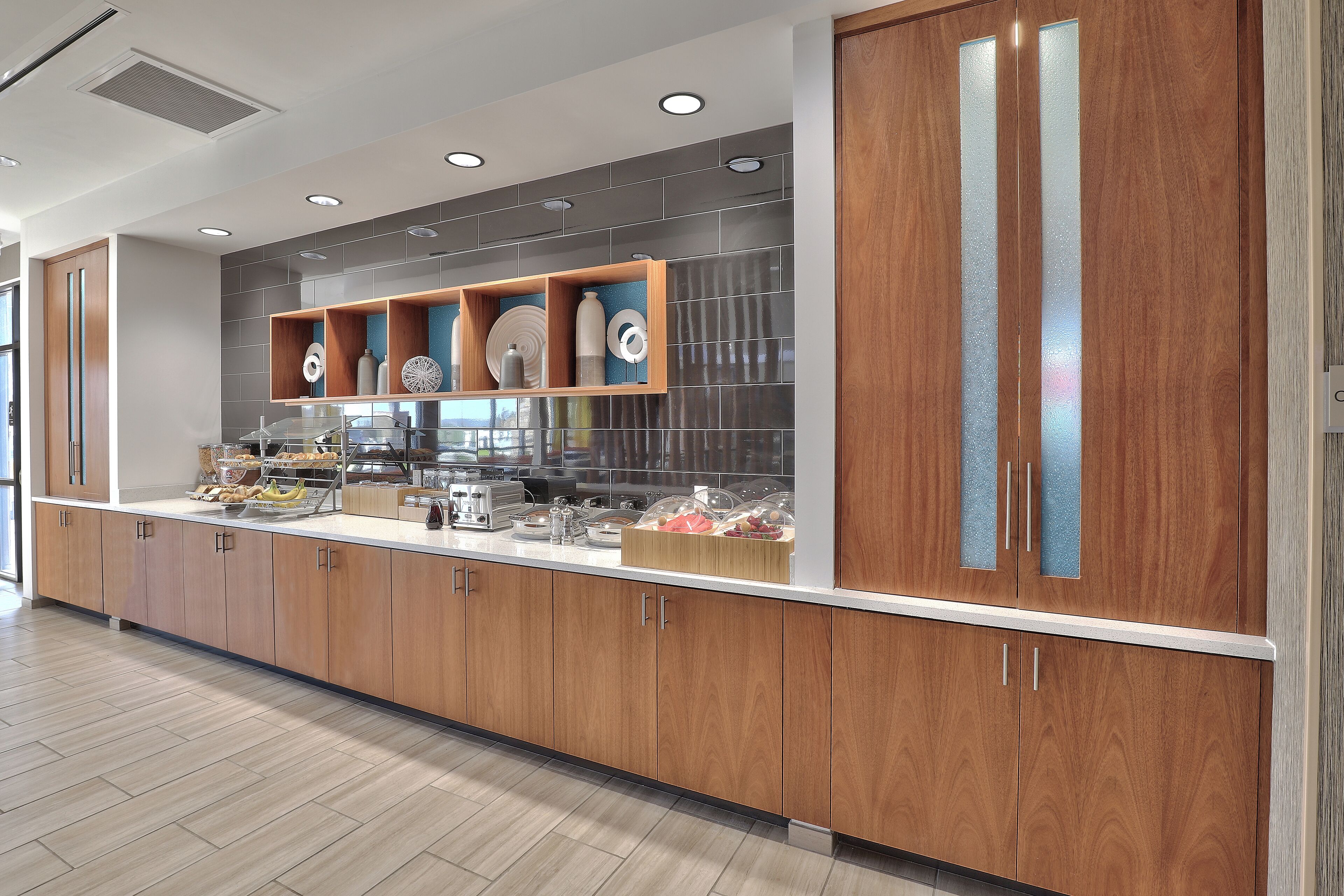 free daily self-service breakfast