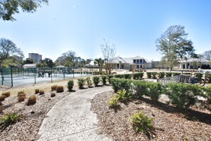 Sport court - Beautiful Lake View Villa in the Prestigious Kingston Plantation/Pools/Lakes (Myrtle Beach)