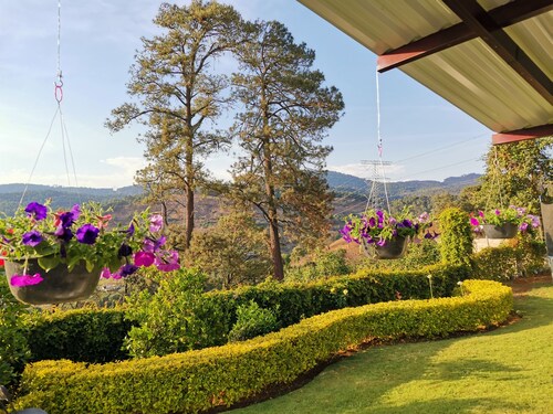 La Rayuela Valle de Bravo cabin