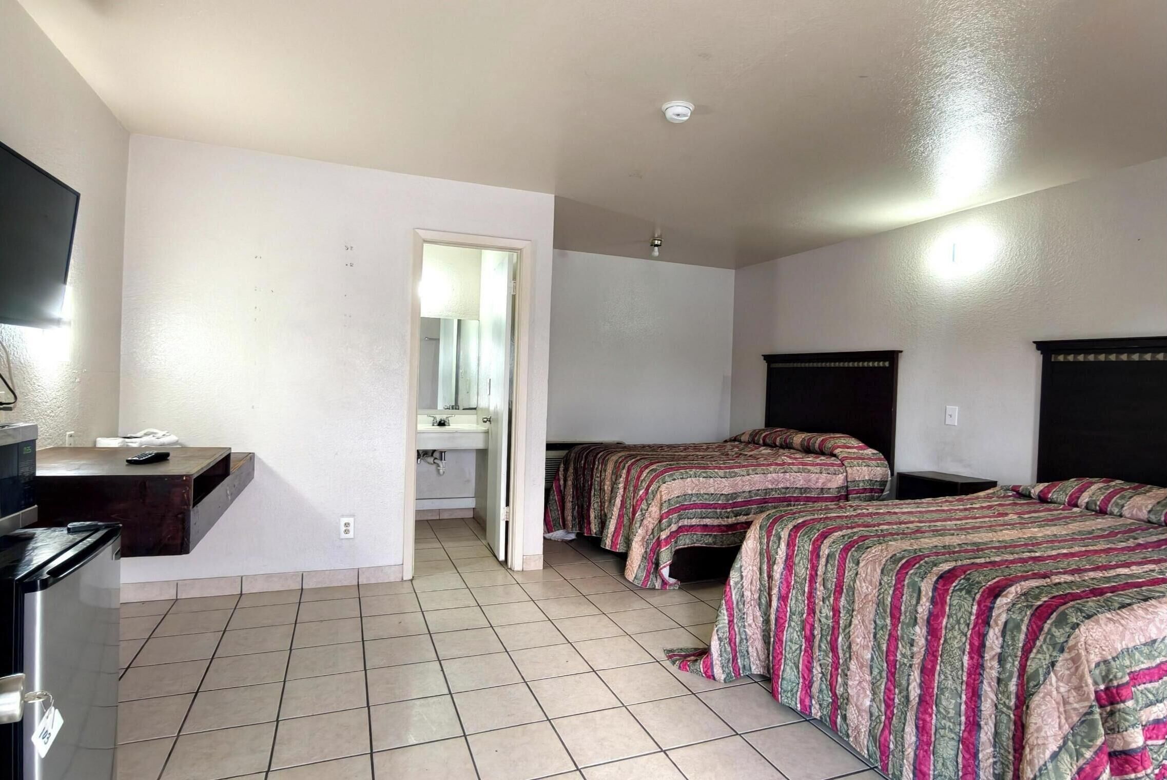 Room, 2 Queen Beds, Non Smoking