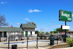 Property entrance - Best Budget Inn San Marcos, TX (San Marcos)