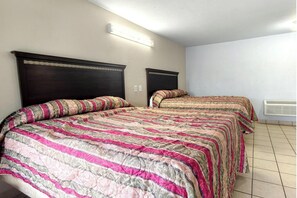 Room, 2 Queen Beds, Non Smoking - Best Budget Inn San Marcos, TX (San Marcos)