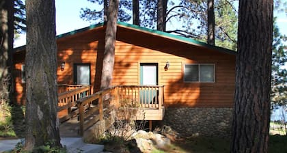 Harriman Springs Resort Cabin 3 - Cabins with a View