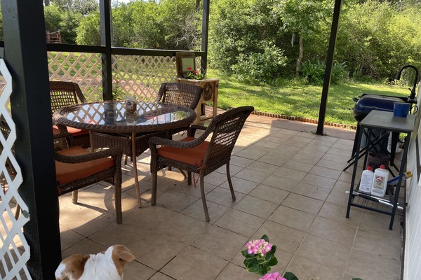 Outdoor dining