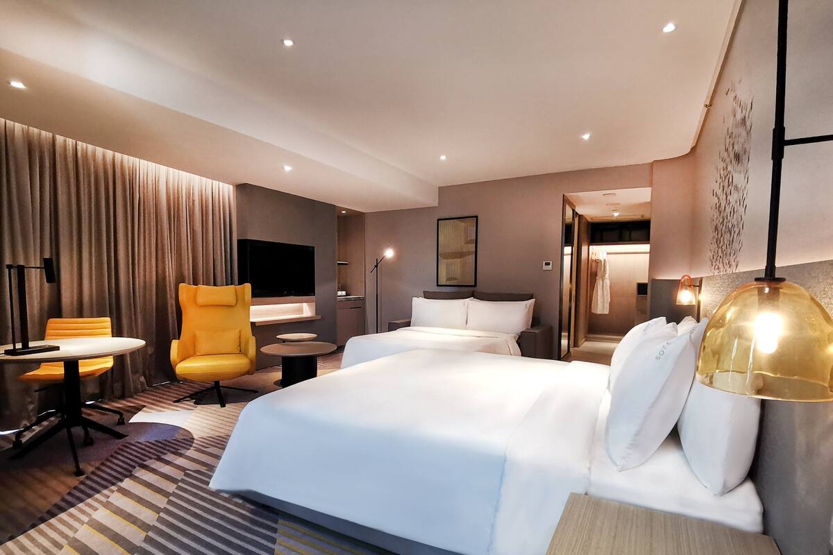 Suite, 1 King Bed with Sofa bed, Sea View | Minibar, in-room safe, desk, laptop workspace