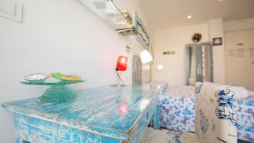 Quarto, 1 quarto, sacada, vista para a cidade | 1 quarto, frigobar, quartos à prova de som
