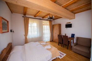 Panoraamahuone | Silitysrauta/-lauta, ilmainen Wi-Fi, vuodevaatteet