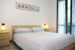 Apartment, 2 Bedrooms, Smoking, Patio