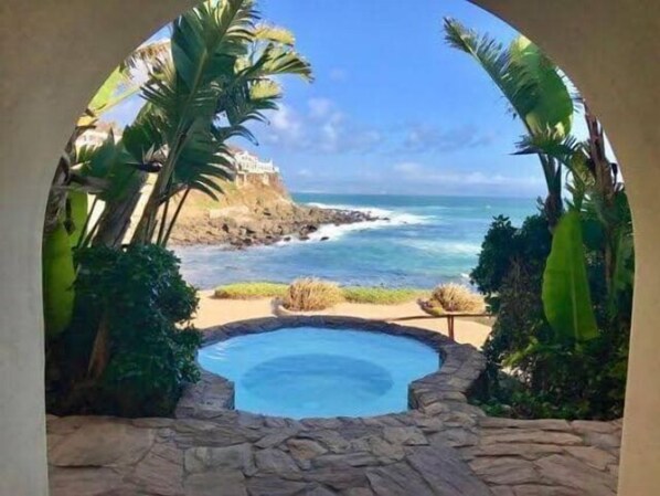 Outdoor pool, a heated pool - papas &beer 9 min most exclusive Condo (Rosarito)