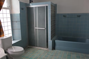 Ducha, toallas y jabón