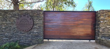 Fachada de la propiedad