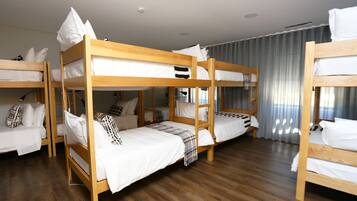 Soundproofing, free WiFi, bed sheets