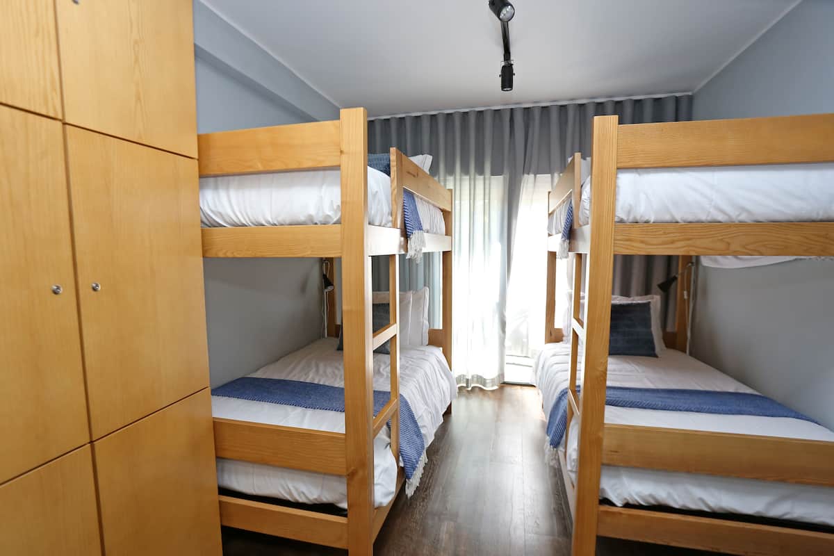 Sistema de insonorización, wifi gratis, ropa de cama