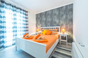 Apartment (Three Bedroom Apartment with Sea View) | View from room
