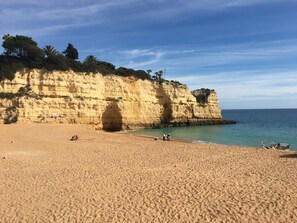 Beach nearby - Modern Apartment - 1 bedroom - 4 guests - 5 minutes to beach (Porches)