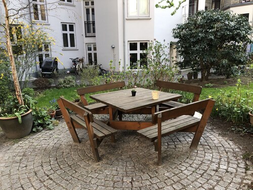 Cozy apartment located on quiet, charming Østerbro near the lakes