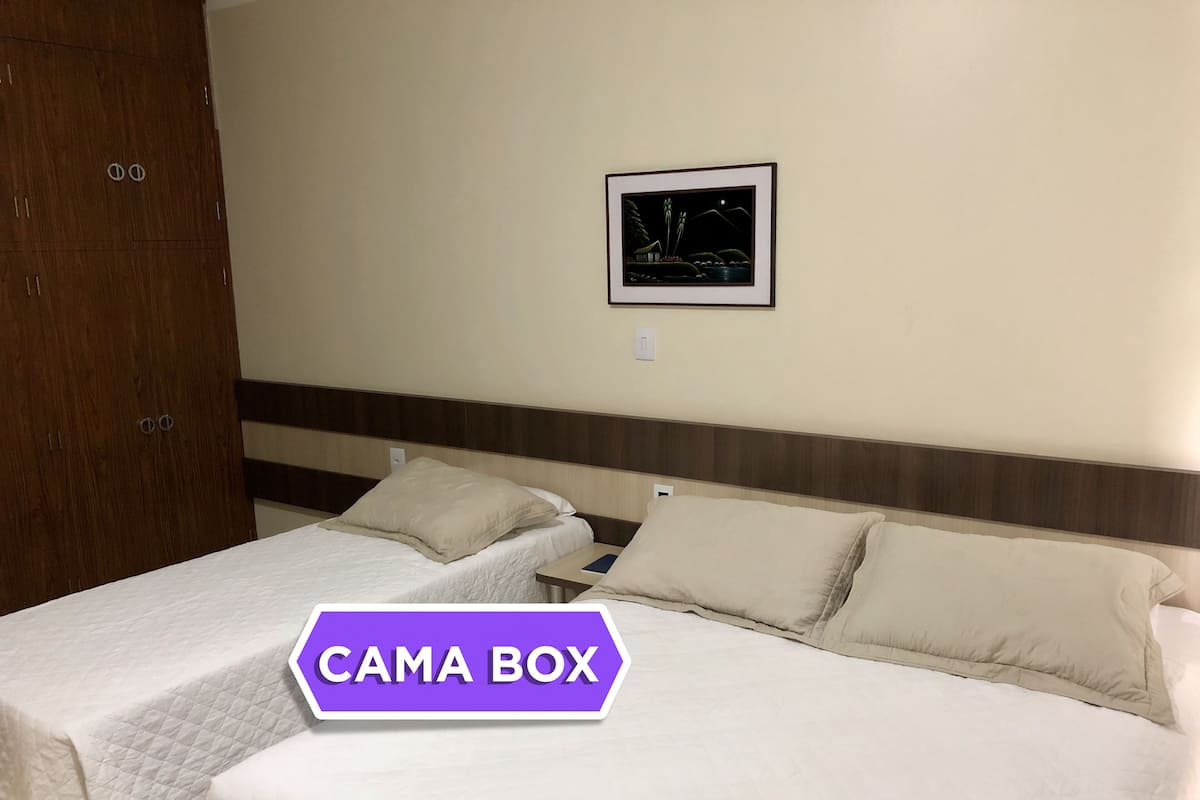 Suite estudio superior | Escritorio, espacio para trabajar con laptop y wifi gratis 