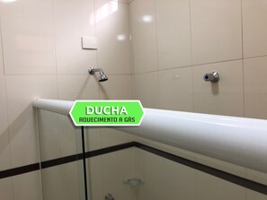 Deluxe Triple Room | Room amenity
