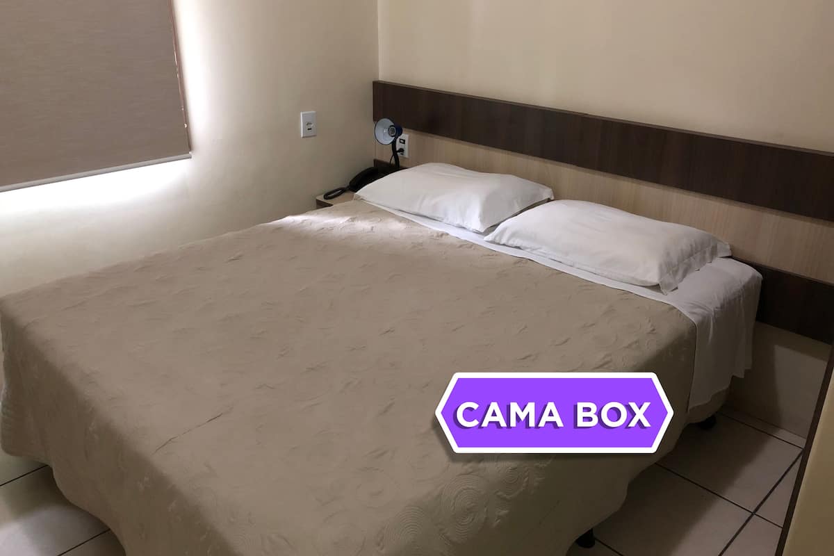 Suite estudio familiar | Escritorio, espacio para trabajar con laptop y wifi gratis 