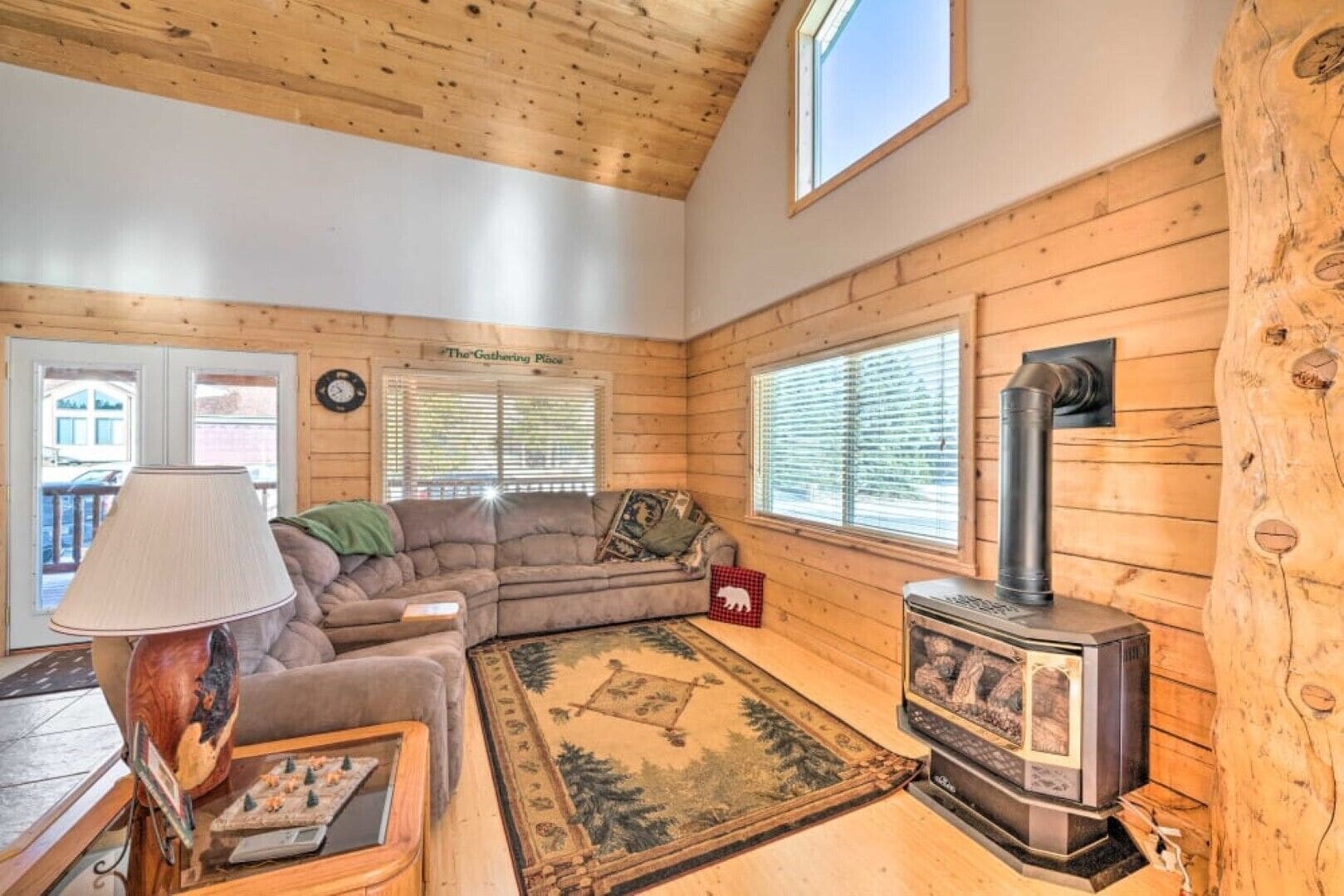 Smart TV, fireplace, DVD player