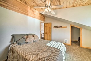 3 bedrooms, iron/ironing board, free WiFi, bed sheets