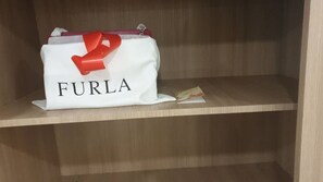 1 bedroom, iron/ironing board, WiFi