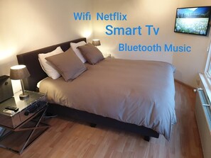 2 bedrooms, iron/ironing board, WiFi, bed sheets