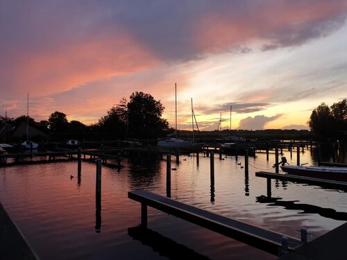 Lake house 21 luxury bungalow with iR Sauna
