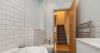 4 Bedrooms, sleeping 6, just 2 minutes walk from Hebden Bridge town square .