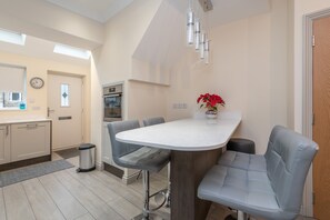 Dining - 4 Bedrooms, sleeping 6,  just 2 minutes walk from Hebden Bridge town square . (Hebden Bridge)