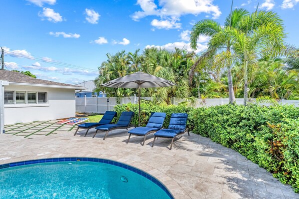 A heated pool - Blu Sky Cottage | Waterfront Pool Home, Resort-Style Backyard, Near Siesta Key Village (Siesta Key)