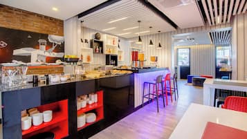 Café da manhã continental todos os dias (CLP 5990 por pessoa)