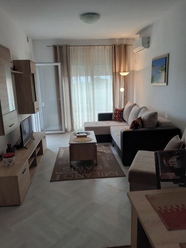 TV - Maljevic Apartments no. 2 (Bar)