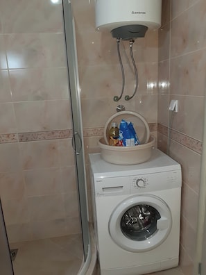 Toilet paper - Maljevic Apartments no. 2 (Bar)