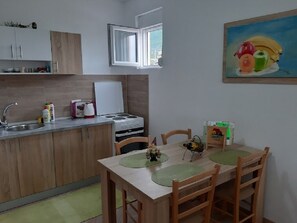Private kitchen - Maljevic Apartments No. 3 (Bar)