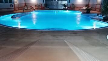 Piscine couverte, piscine chauffée