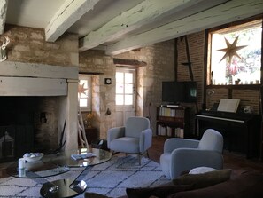 TV, fireplace, DVD player, ping pong