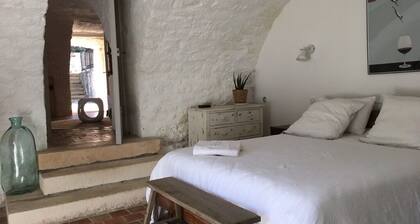 Charming stone residence with heated swimming pool 4X10