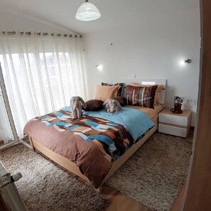 2 bedrooms, desk, laptop workspace, iron/ironing board - Maljevic Apartments no. 5 (Bar)