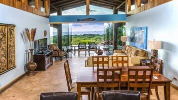 Biệt thự Cao cấp, 4 phòng ngủ, hồ bơi riêng, quang cảnh biển | Khu vực ăn uống tại phòng