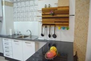 Fridge, microwave, stovetop, dishwasher - Good Companies Veedor Apartment (Cádiz)