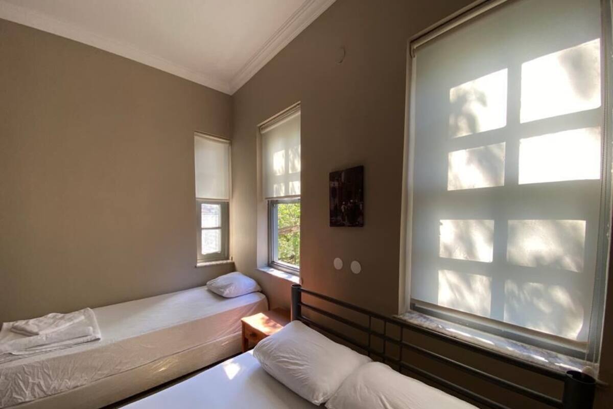 Habitación triple estándar | Wifi gratis y ropa de cama