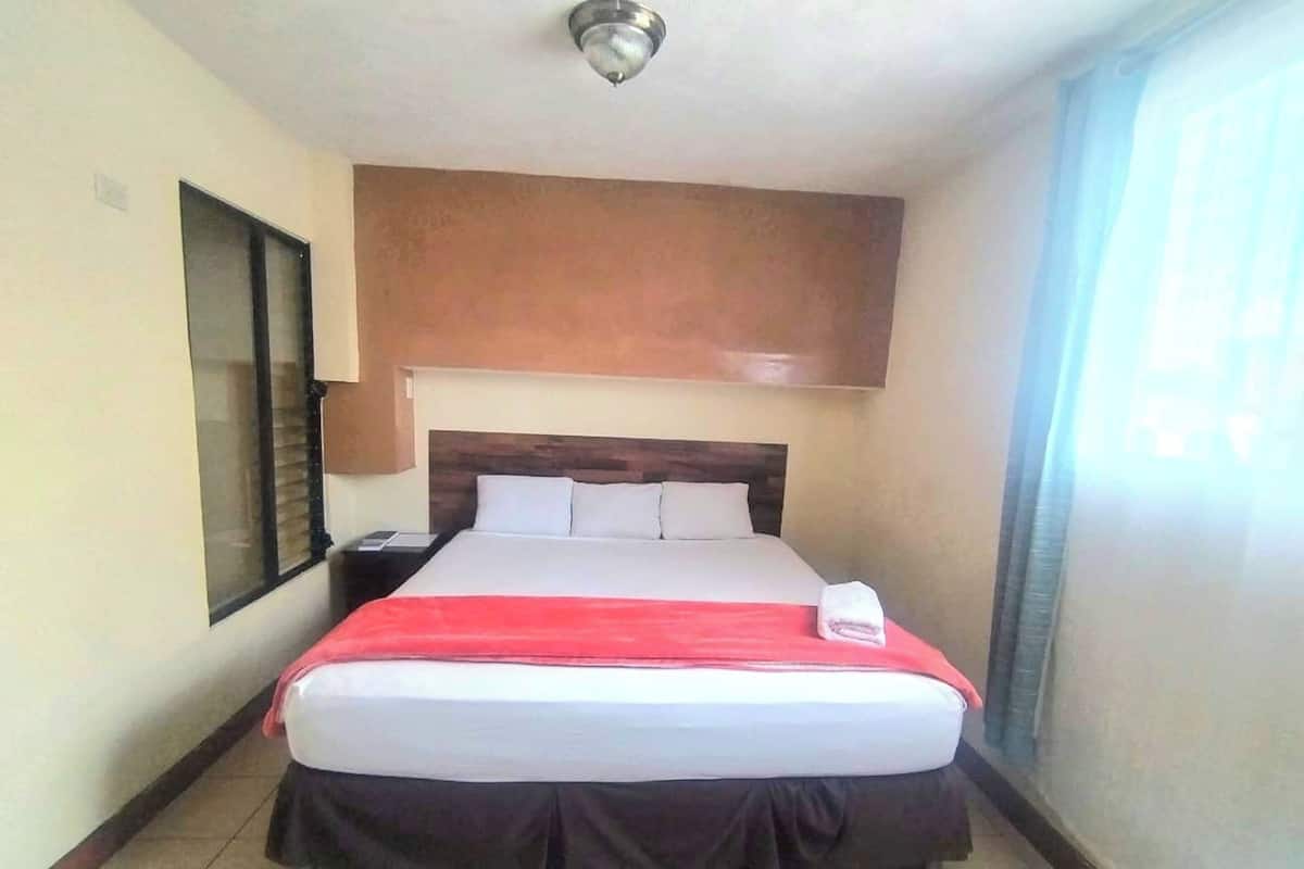 Minibar, wifi gratis y ropa de cama