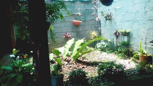 Garden - Mary's Lodge (San Juan)