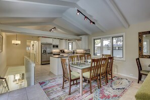 Unclassified image, 5 of 66, button